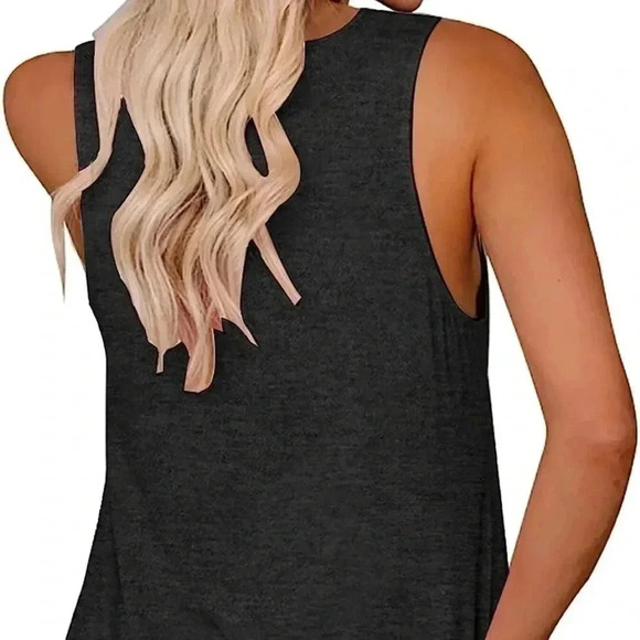Sleeveless Tank Top - Picture 2 of 3